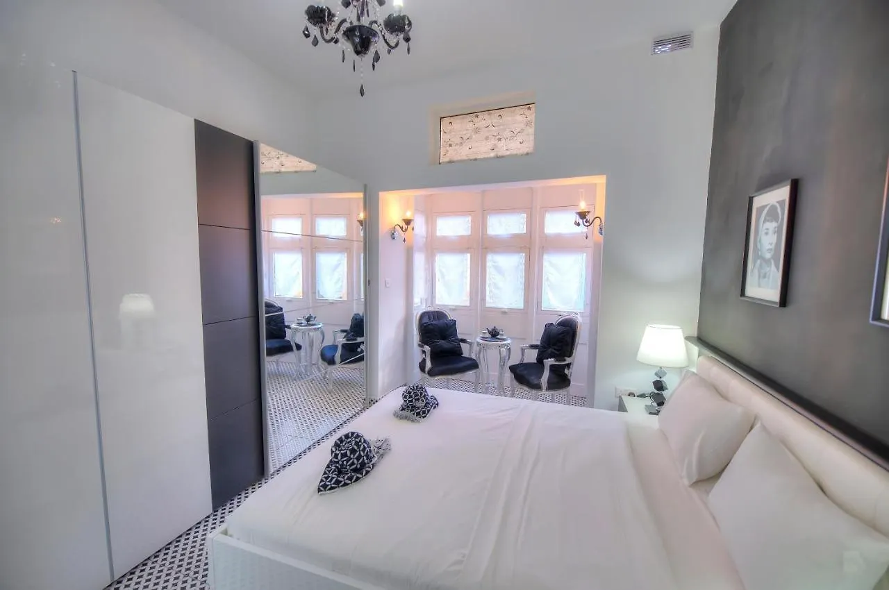 Spectacular Spacious House With Sun Terrace Ilju1-1 Sliema Holiday home