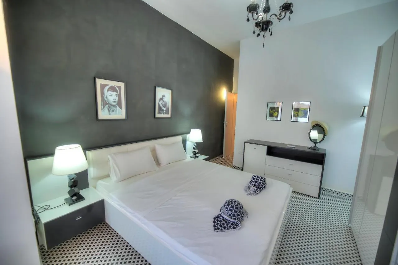Spectacular Spacious House With Sun Terrace Ilju1-1 Sliema