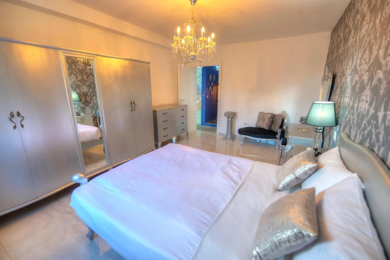 Spectacular Spacious House With Sun Terrace Ilju1-1 Sliema