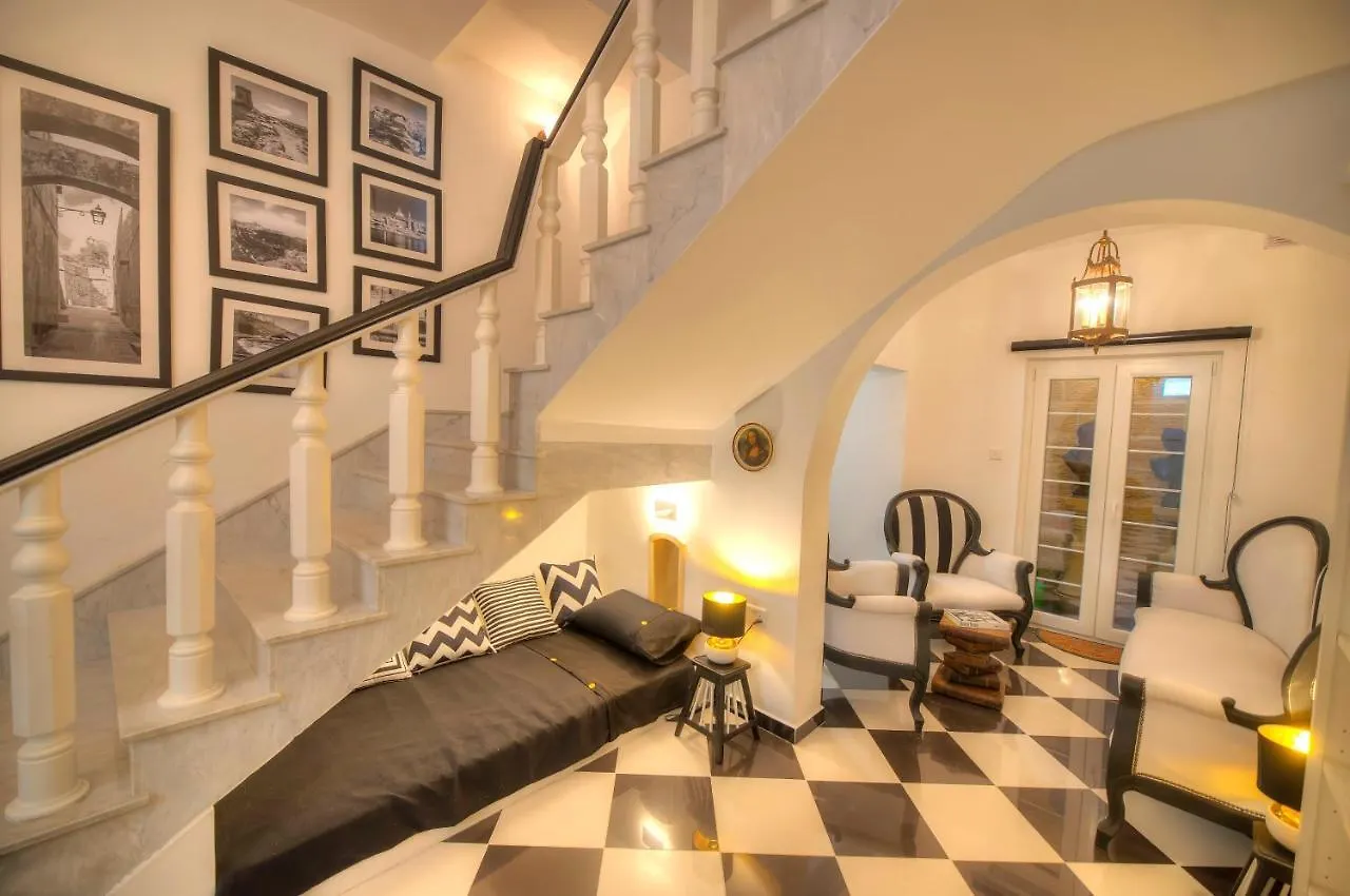 Holiday home Spectacular Spacious House With Sun Terrace Ilju1-1 Sliema Malta